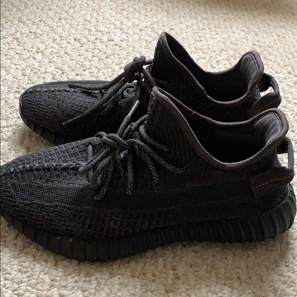 yeezy boost 350 v2 black size 8